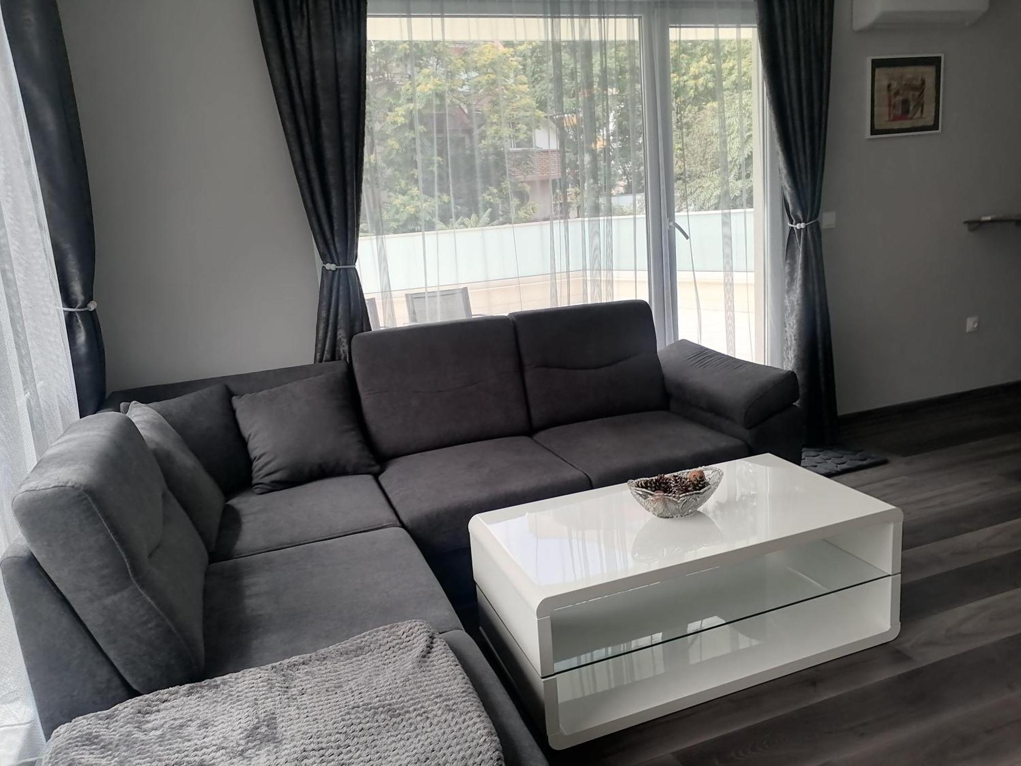Sunshine Terrace Apartment พลอฟดิฟ ภายนอก รูปภาพ