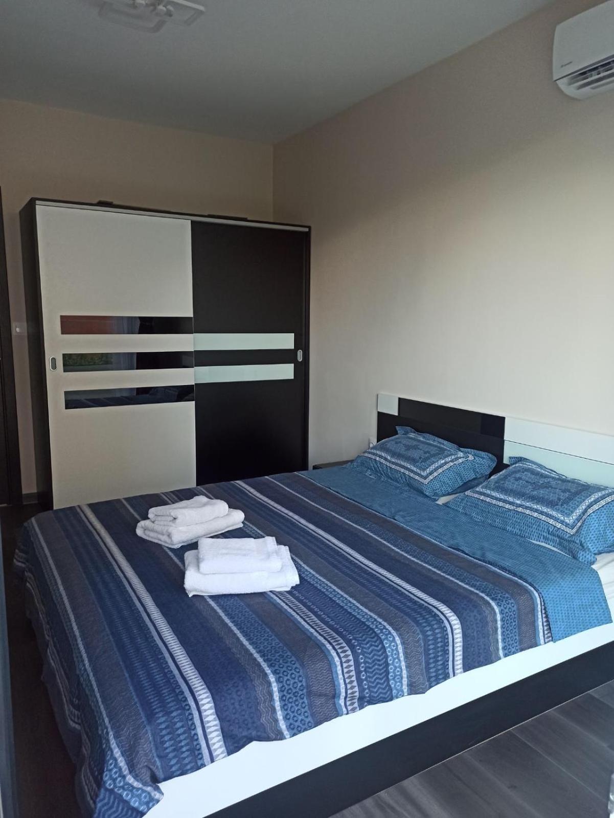 Sunshine Terrace Apartment พลอฟดิฟ ภายนอก รูปภาพ